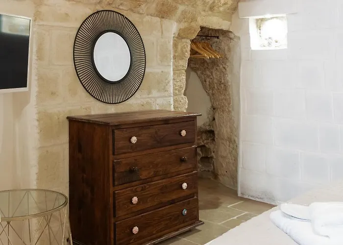 Atagio Luxury 4* אוסטוני